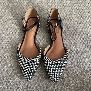 Black and white flats